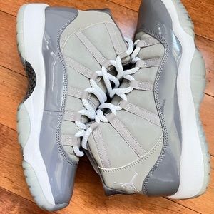 Cool grey 11 worn 3x size 6.5Y 2021 release